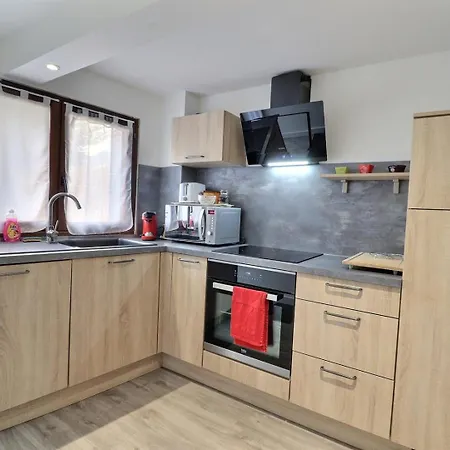 بيت ضيافة Maisonnette De Avec Cours - Wifi - Mon Groom تروي