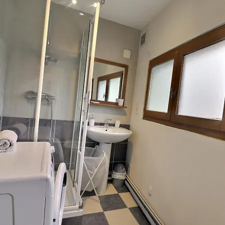 Maisonnette De Avec Cours - Wifi - Mon Groom تروي